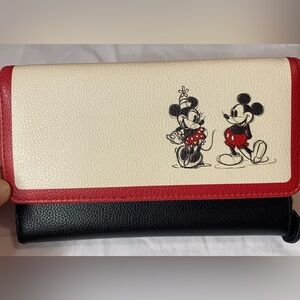 2015 Disney Bradford Exchange Women’s Zip-Around Wallet – Red, Black & Cream